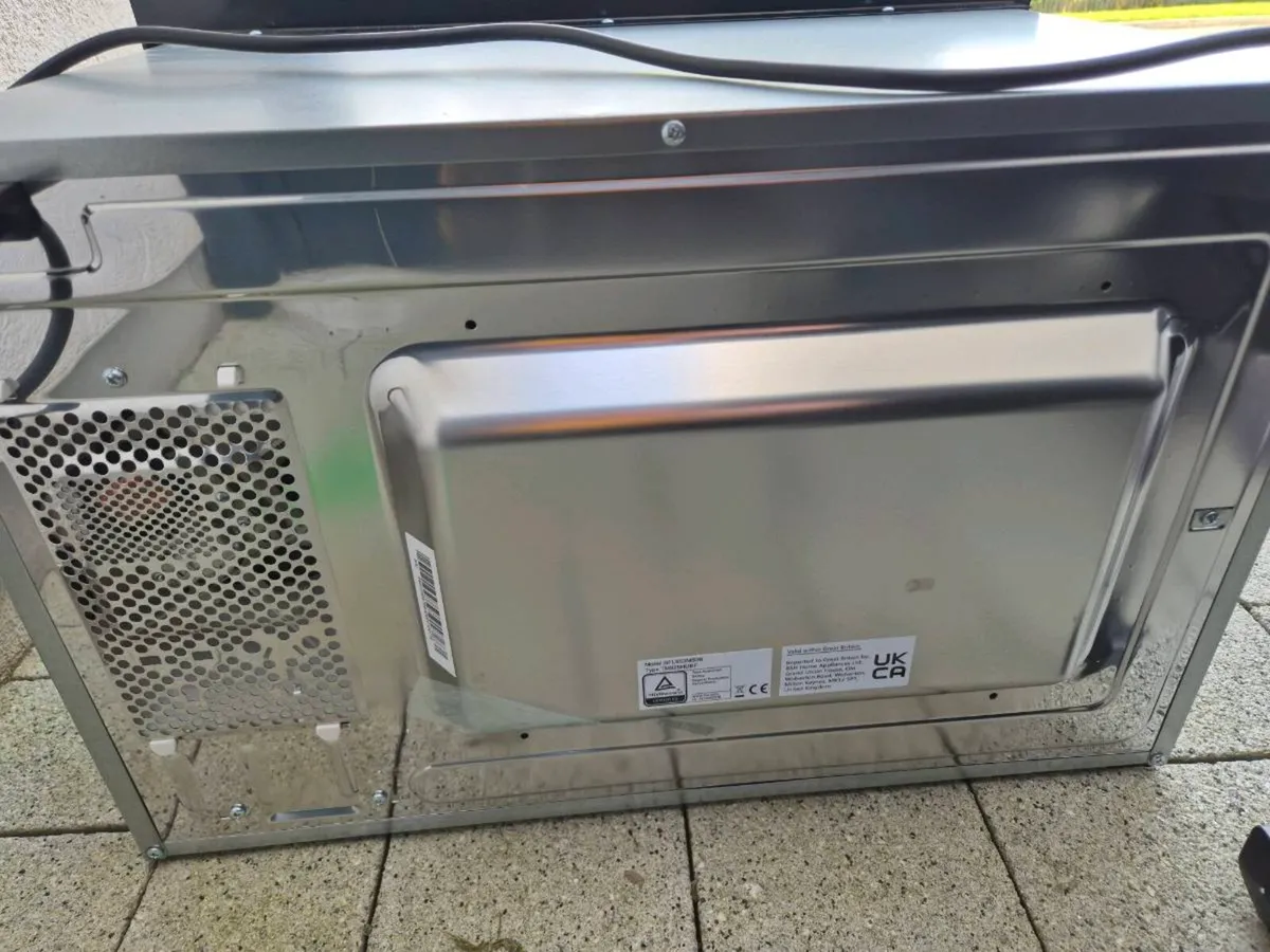 Bosch Built-in Microwave (Model BFL553MS0B) - Image 4