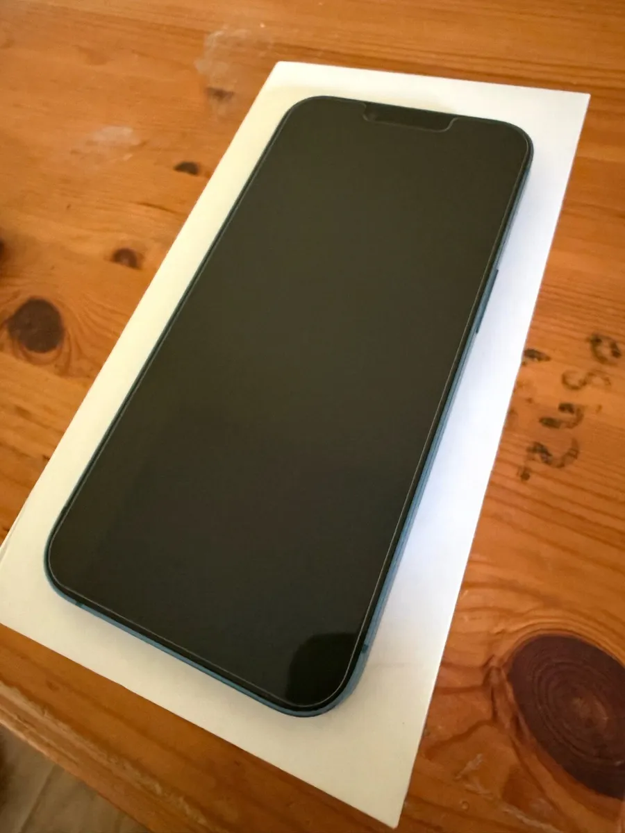 iPhone 13 - Image 4