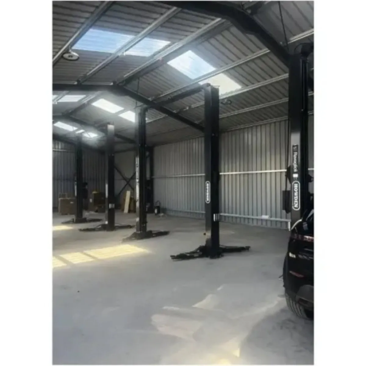 Ravaglioli 4 Ton Clear Floor Automotive 2 Post - Image 4