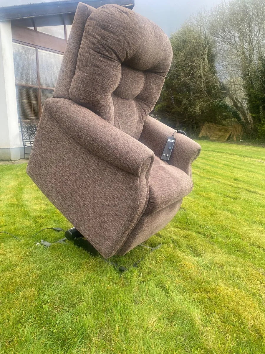 Electric Riser Recliner Mobility Chair - Image 1