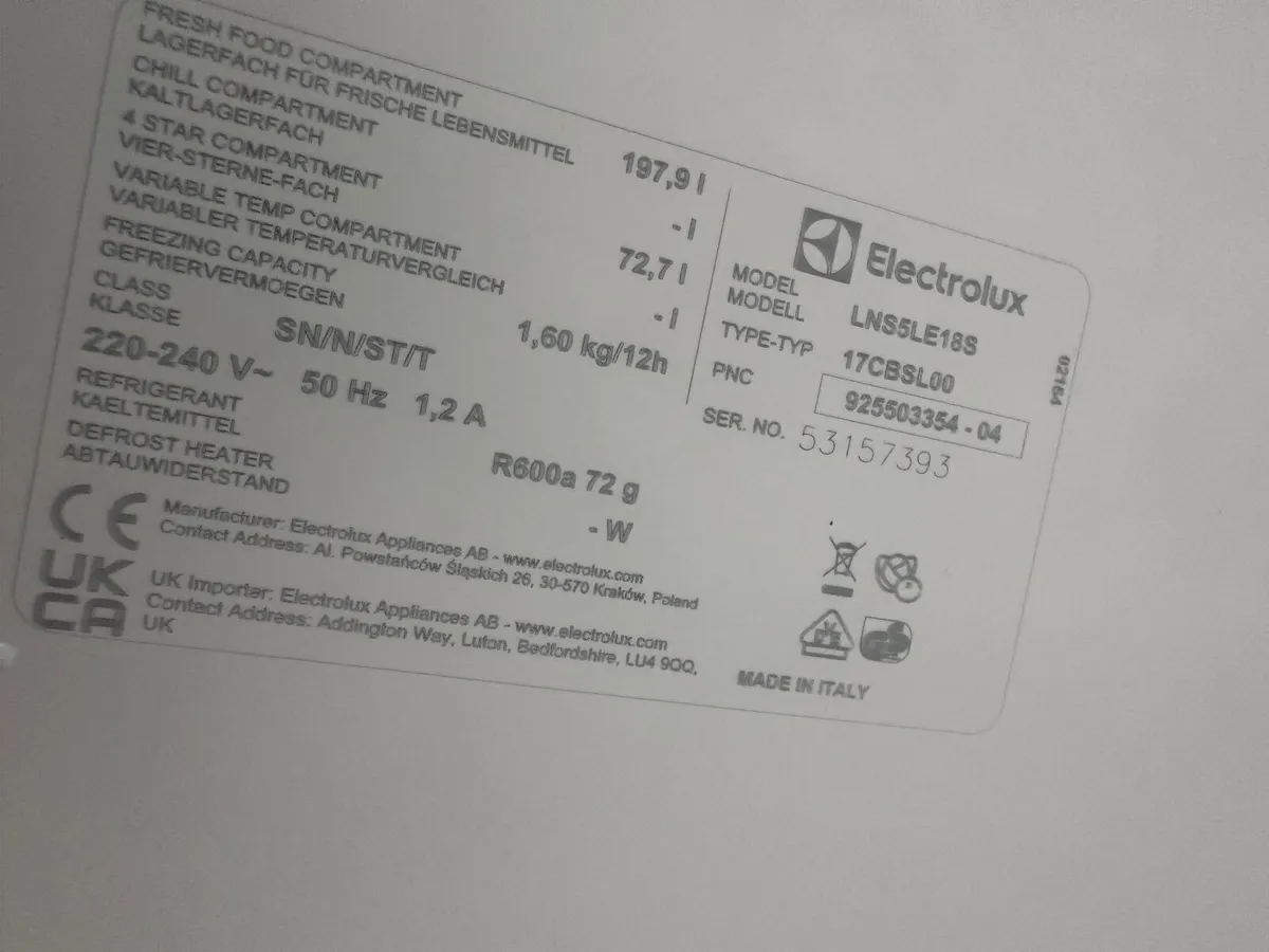 Electrolux Integrated 70/30 Fridge Freezer (LNS5LE - Image 2