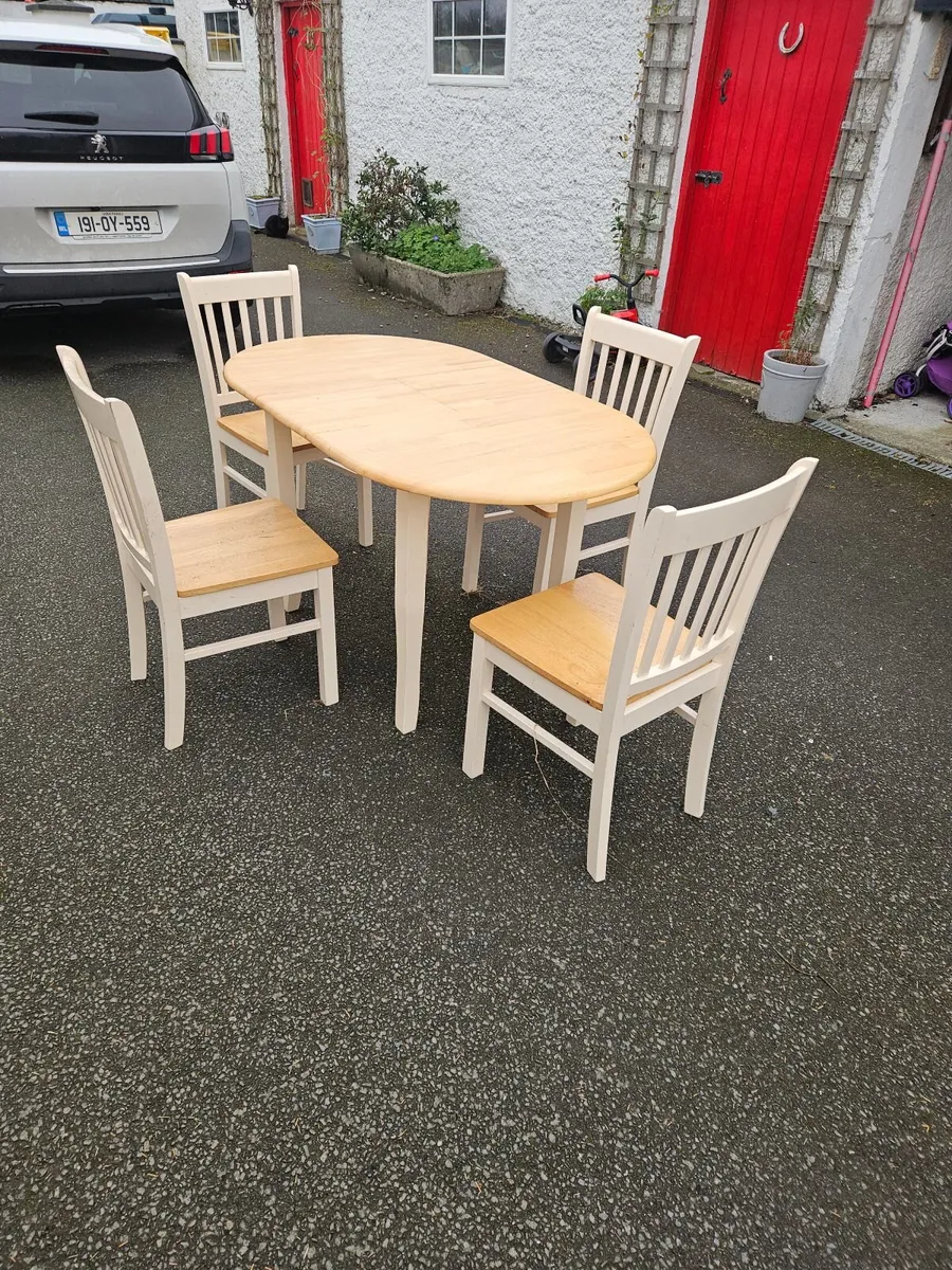 Kitchen table - Image 1
