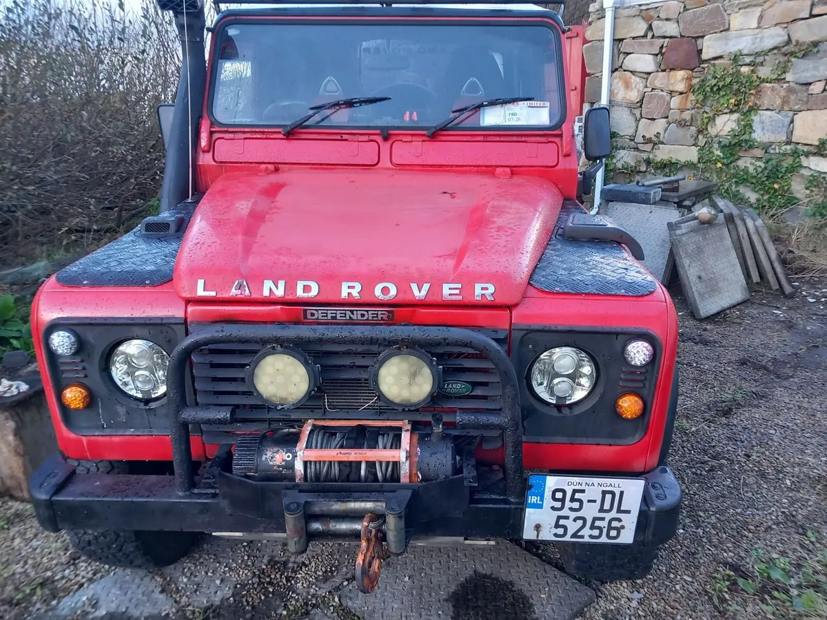 Land Rover Defender  1995 - Image 1