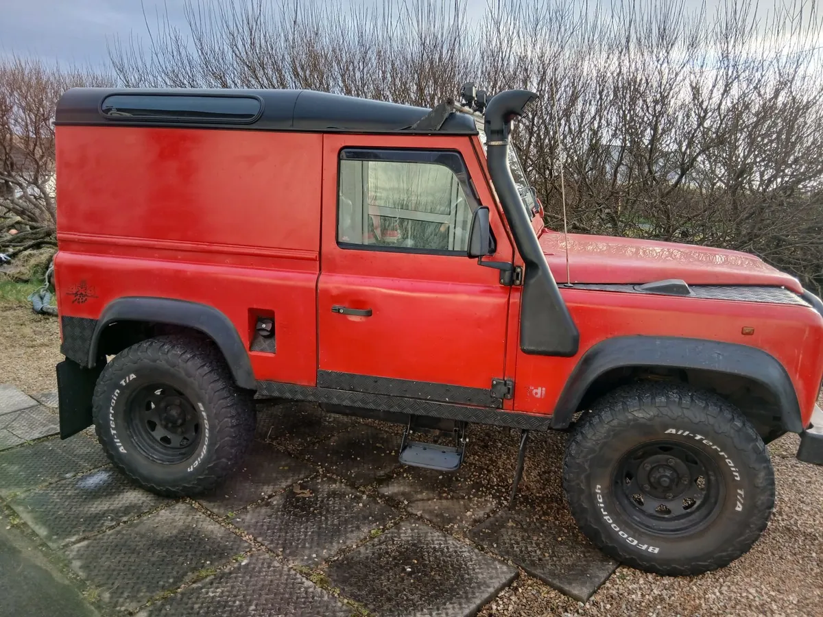 Land Rover Defender  1995 - Image 3