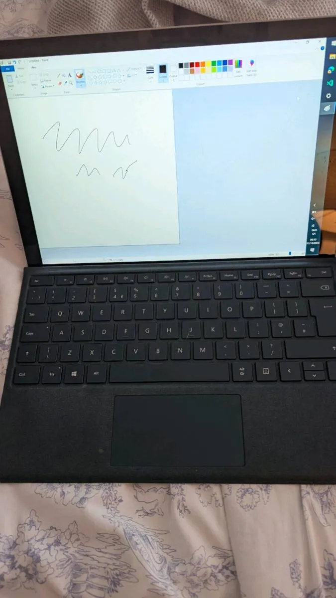 Surface Pro, Windows 10, Intel Core i5-7300U - Image 1