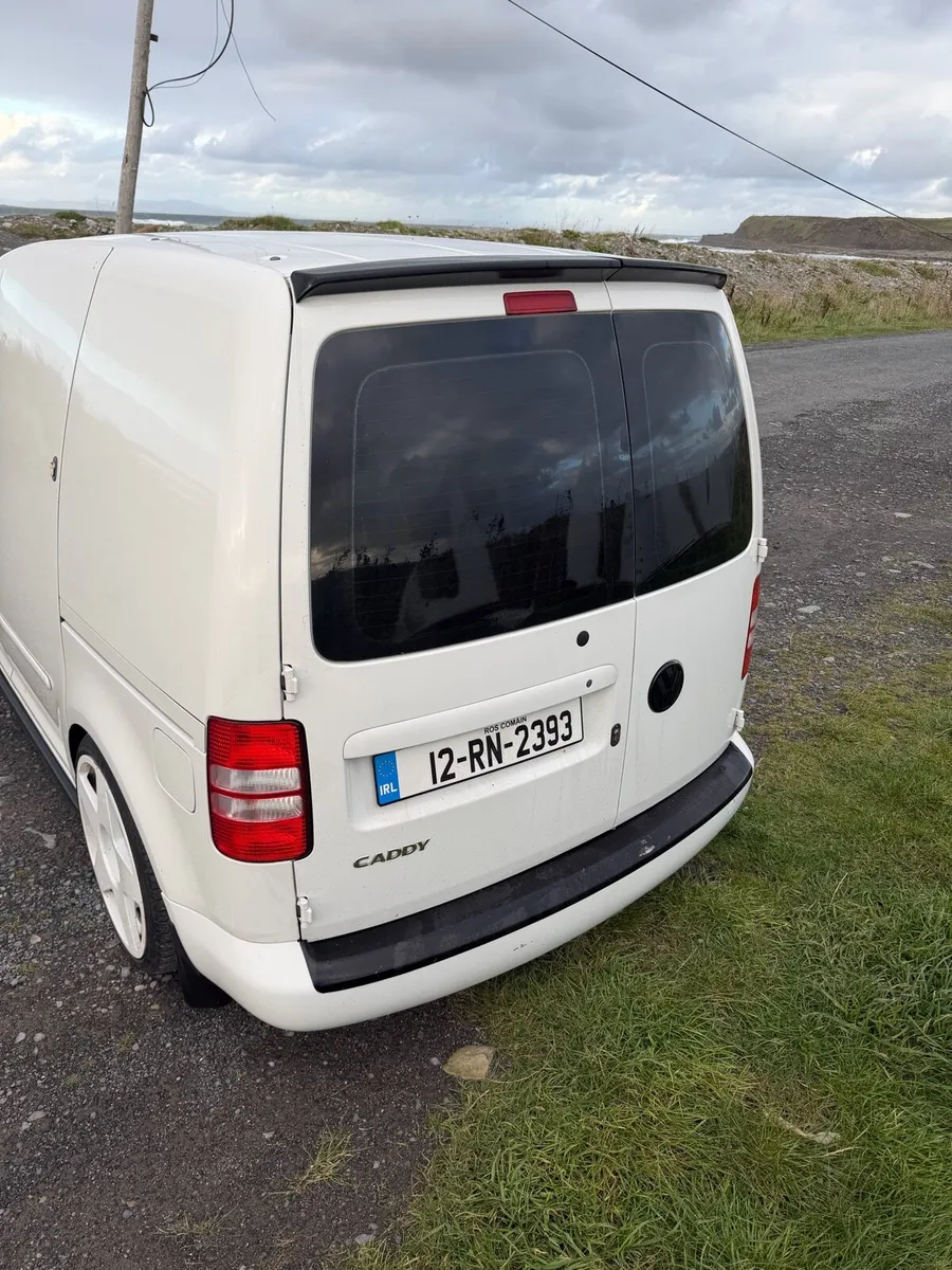 Van - Image 4