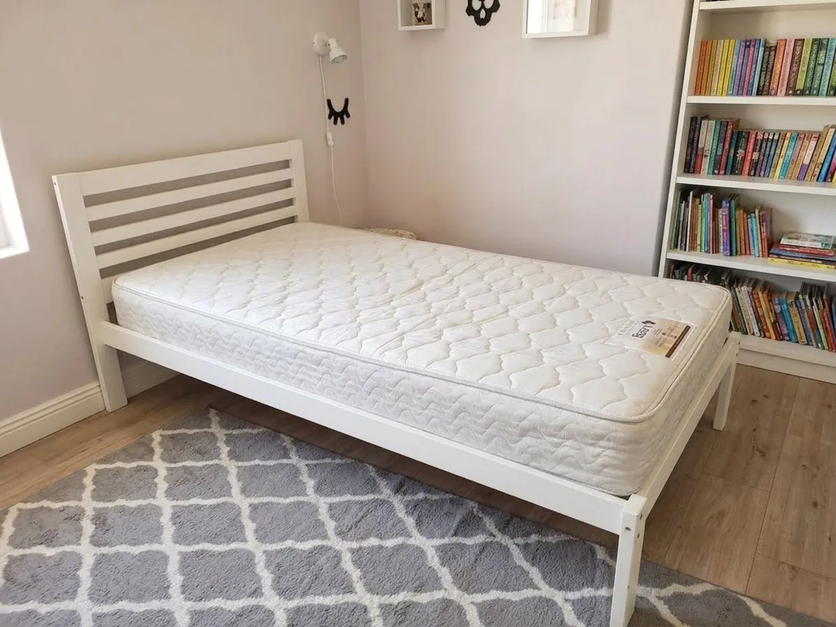 Single bed and mattress - Image 1