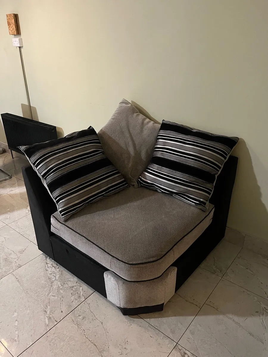 Large corner couch sofa - Image 4