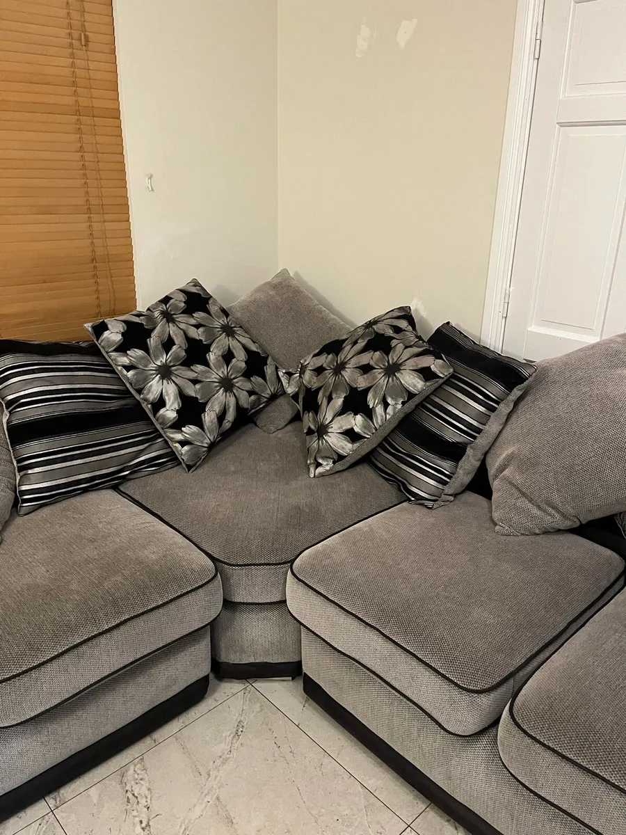 Large corner couch sofa - Image 2