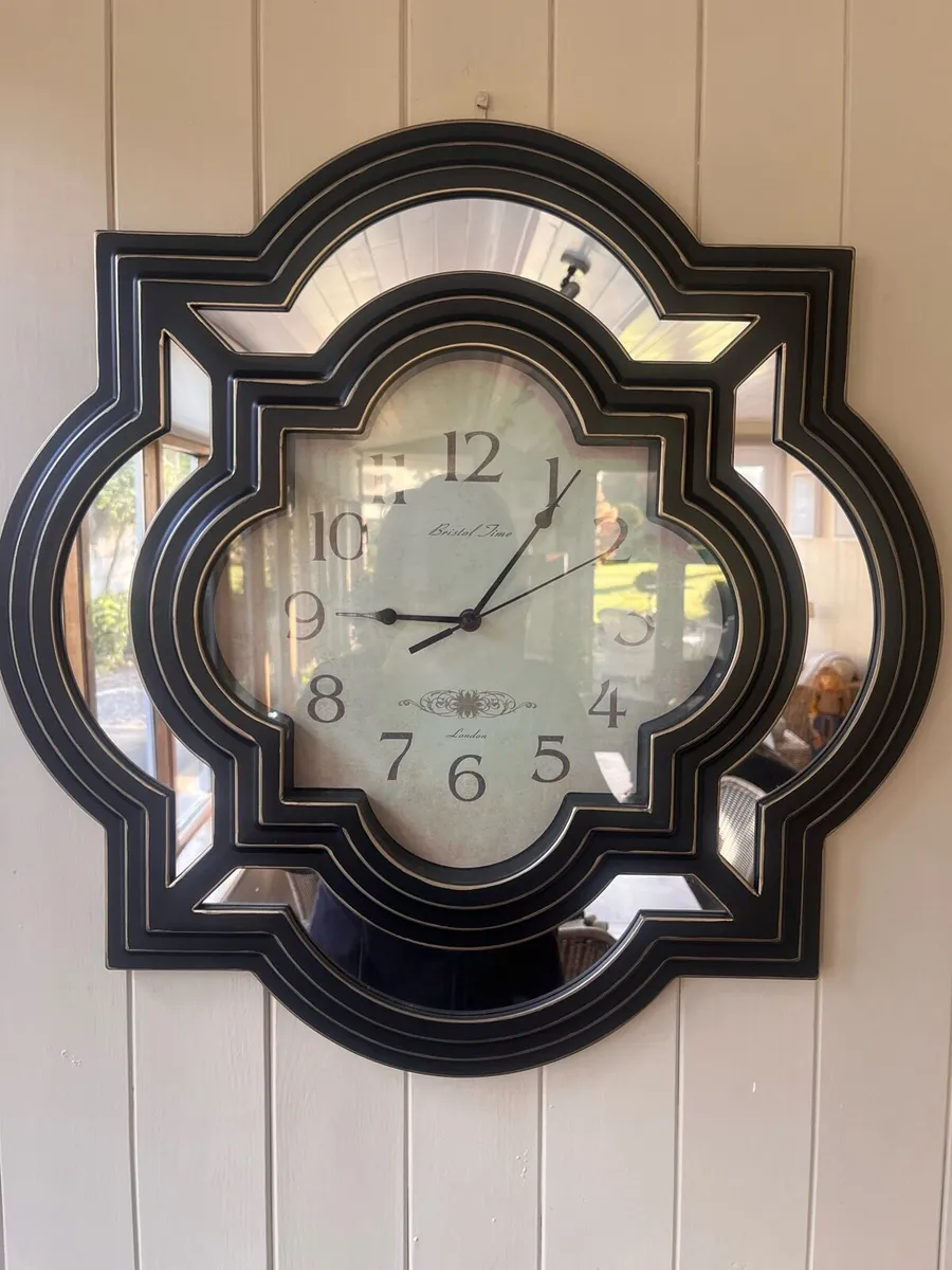 Ornate Black clock - Image 1