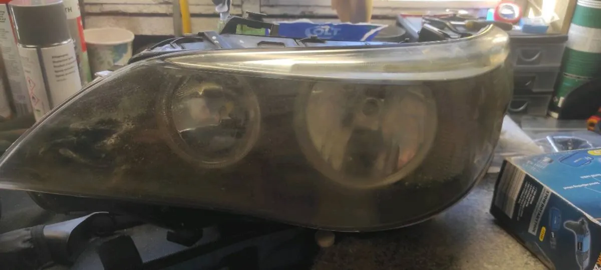 BMW E60 2006 HEADLIGHT - Image 1