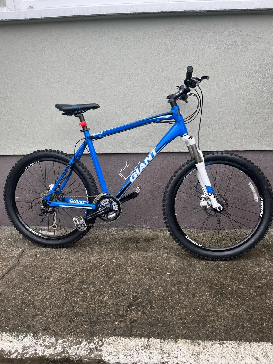Giant Reval Mountain bike. - Image 3
