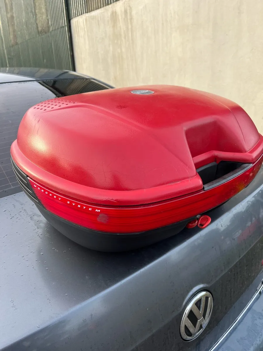 Givi top box - Image 1