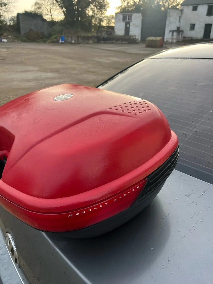Givi top box - Image 3