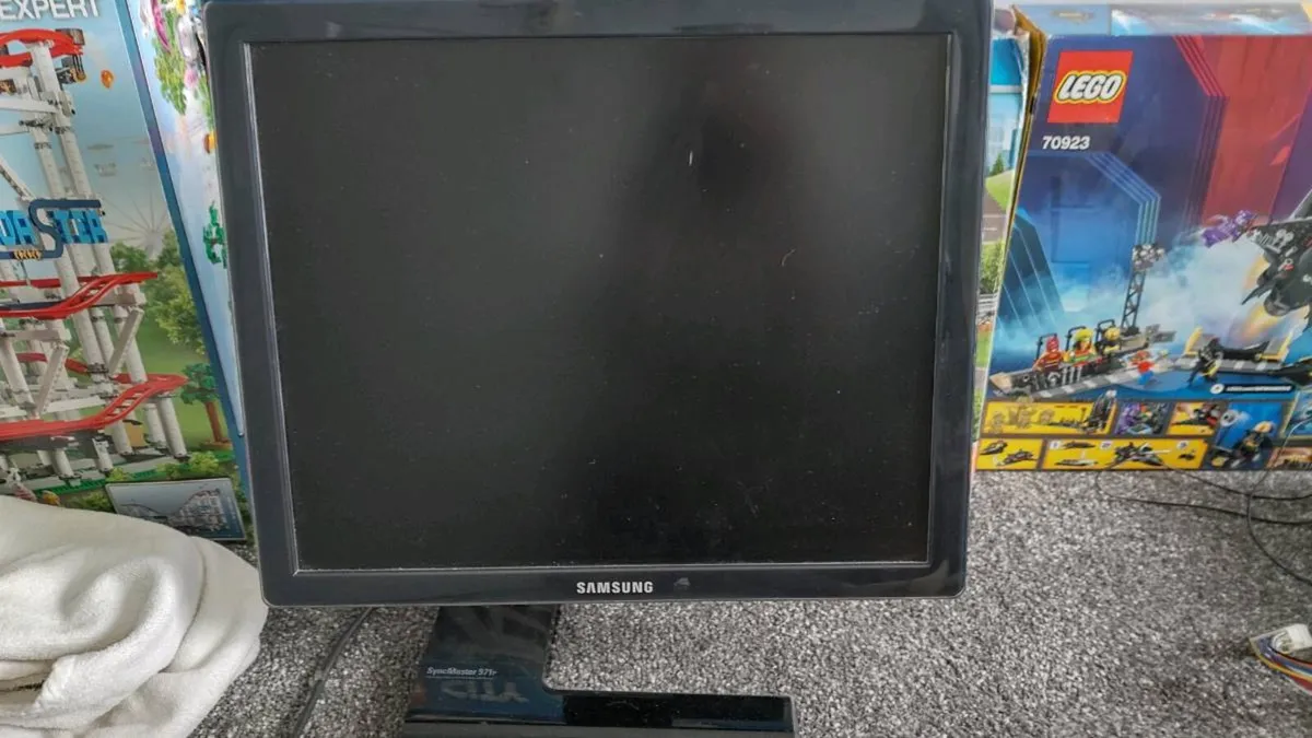Monitor Samsung SyncMaster 971p - Image 2