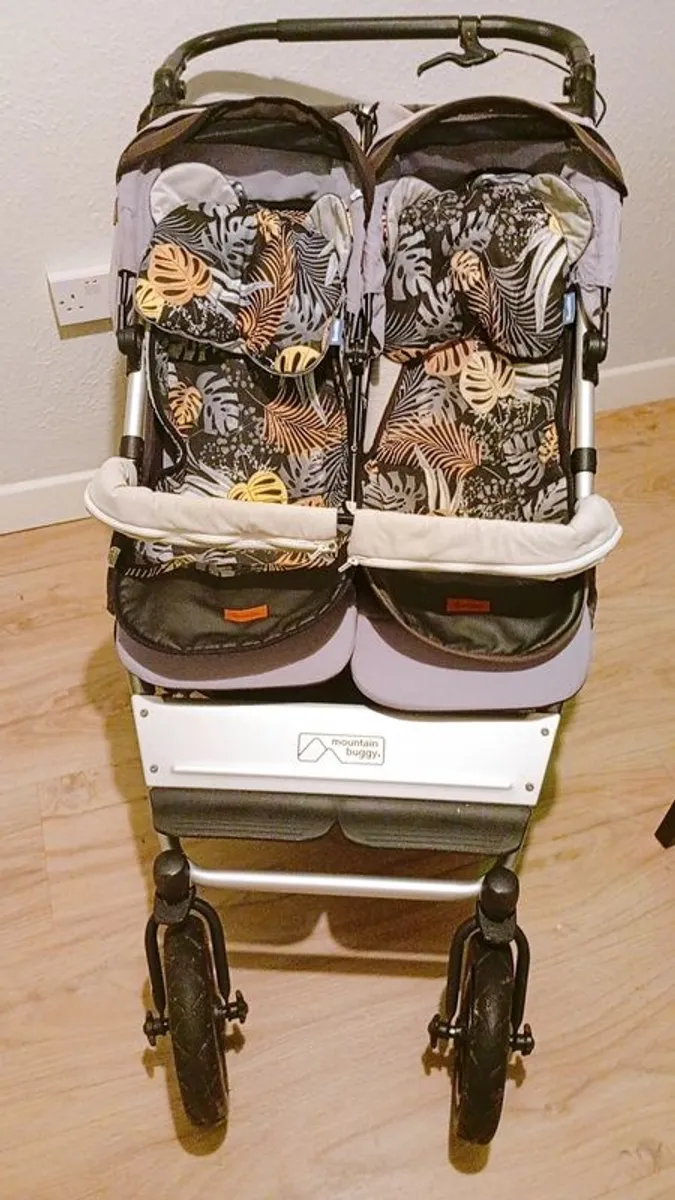 Mountain Buggy Duet double buggy - Image 2
