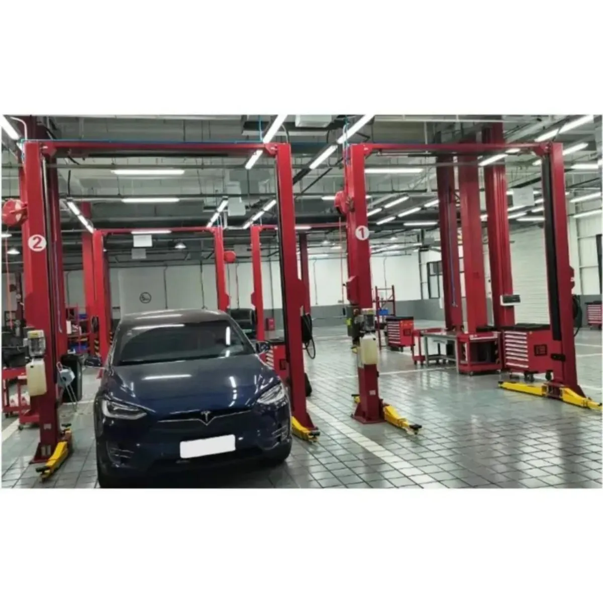 Taranto 3.5 Ton Clear Floor 2 Post Automotive Car - Image 3