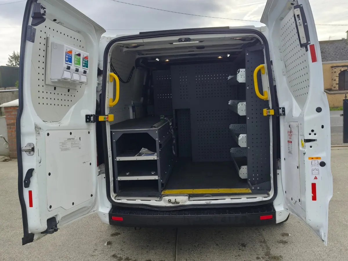 FORD TRANSIT CUSTOM TREND LOW ROOF 130BHP - Image 4