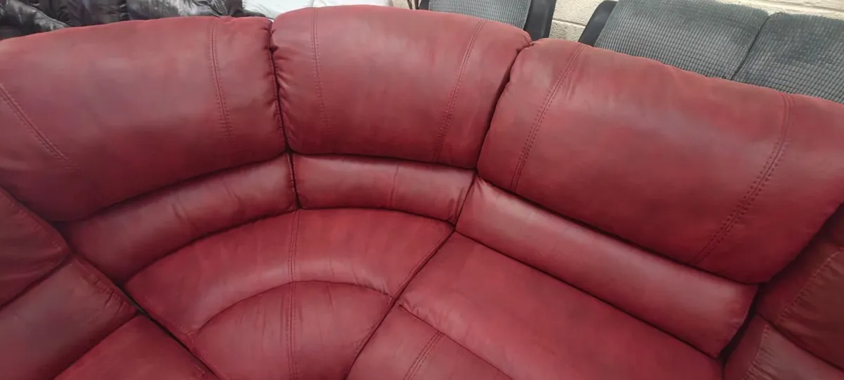 Very Comfortable Corner Couch - Image 2