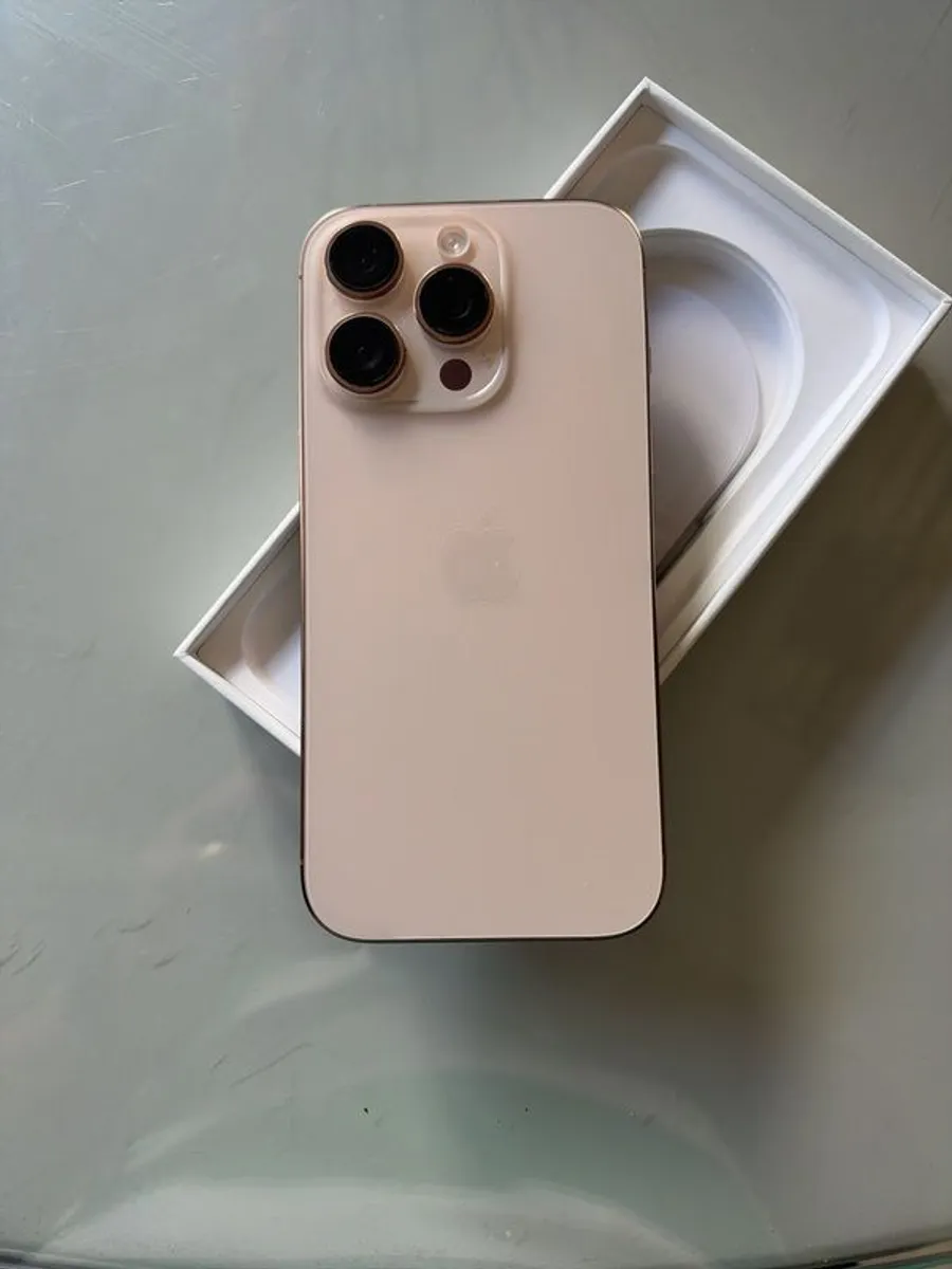i phone - Image 3