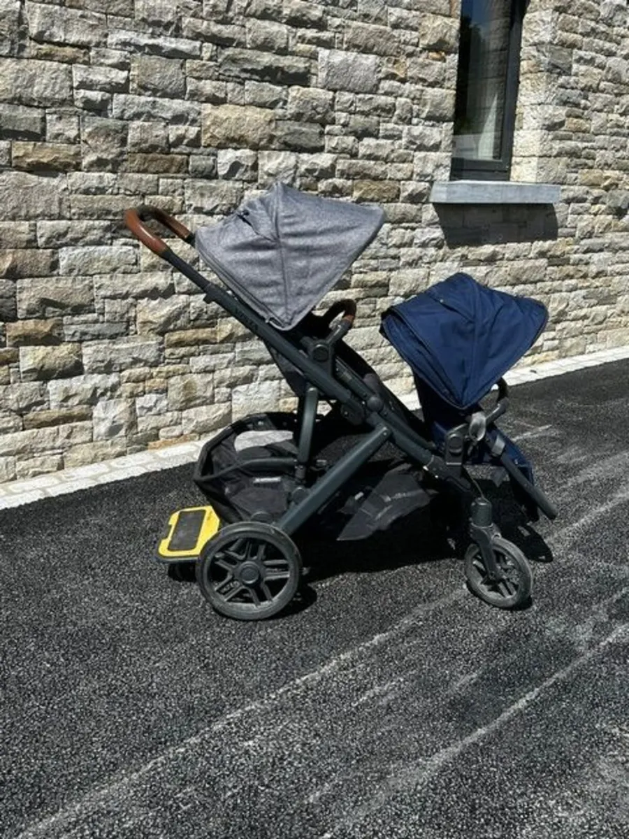 Vista V2 Pram with all attachments - Image 4