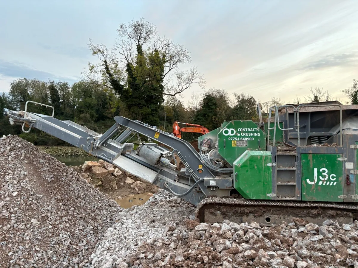 Crusher hire  concrete crusher rock crusher - Image 1