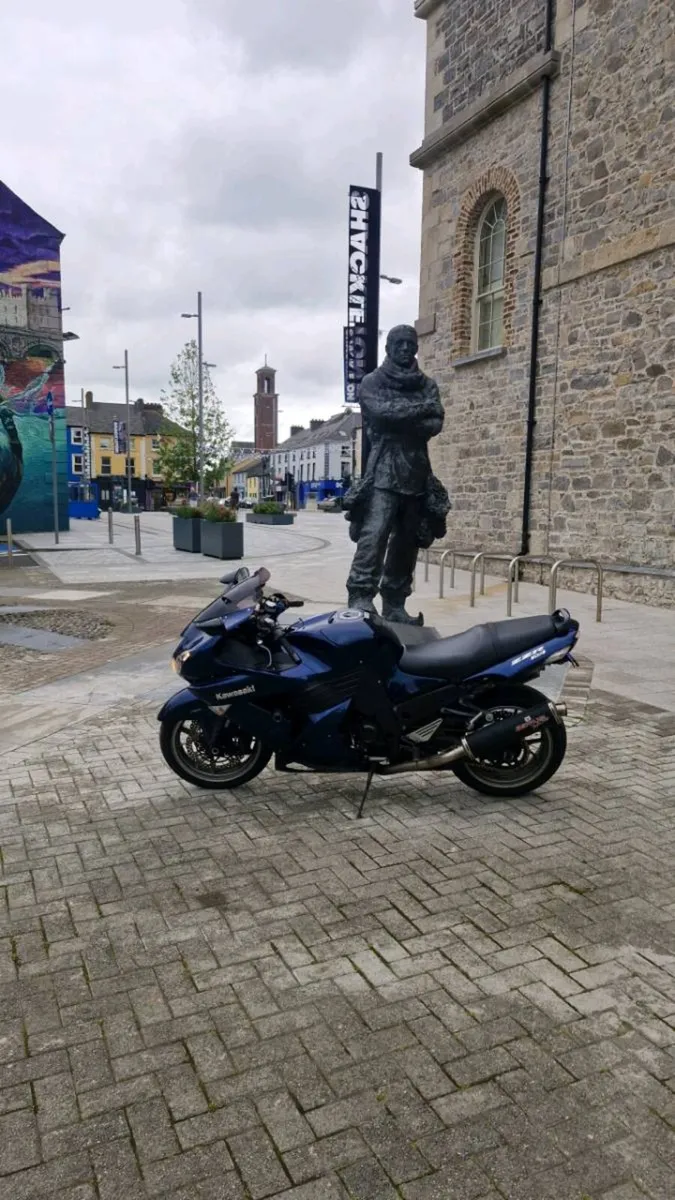 Kawasaki ZZR1400 - Image 1