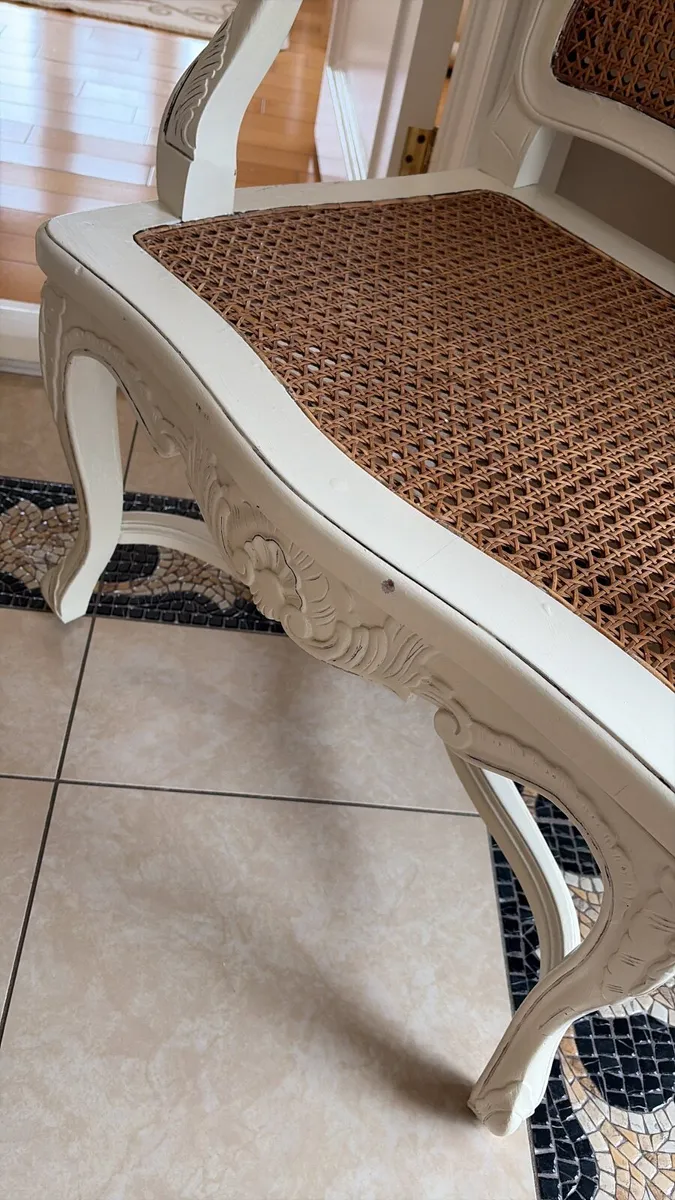 Beautiful chair - Image 2