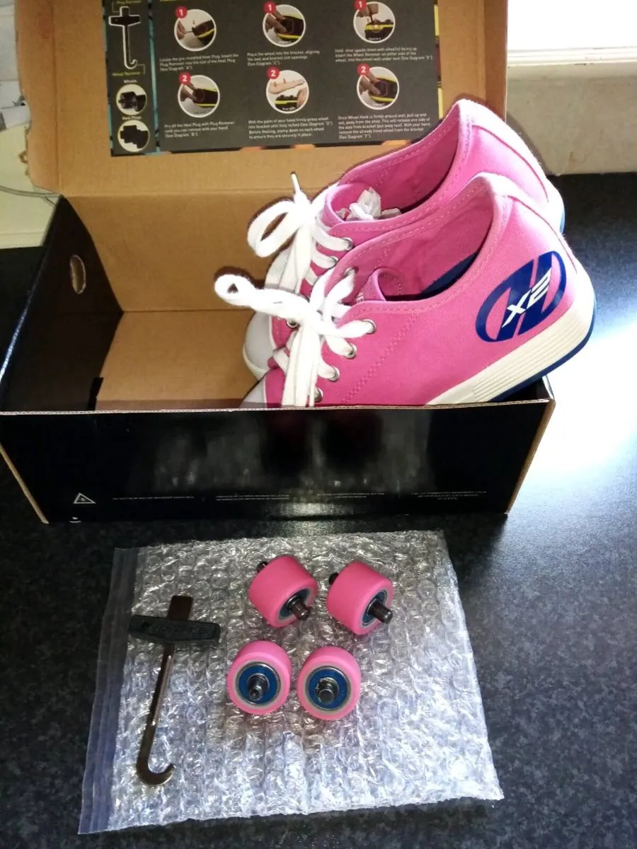 Childs Heelys for sale - Image 3