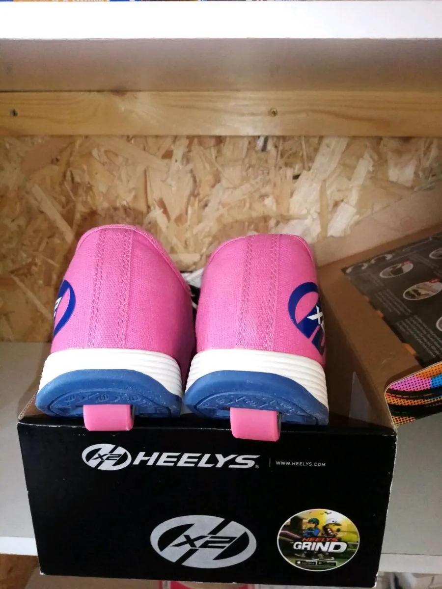 Childs Heelys for sale - Image 4