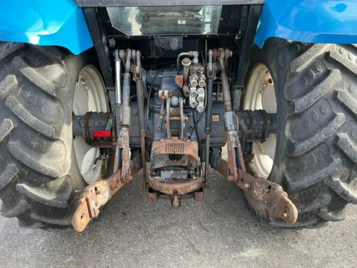 New Holland TS100 - Manual Dual Power - Image 3