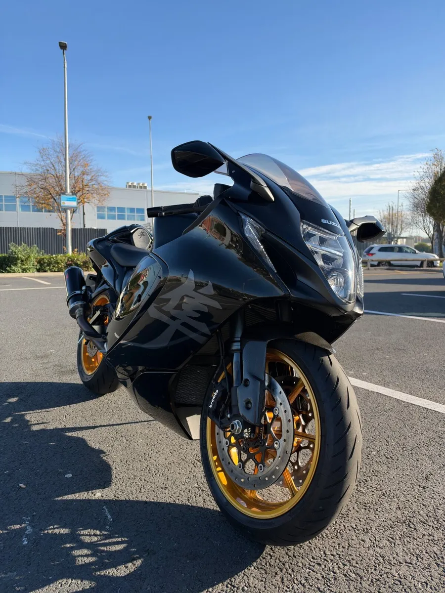 Suzuki GSX-R 1300 Hayabusa **MINT**2024 - Image 1