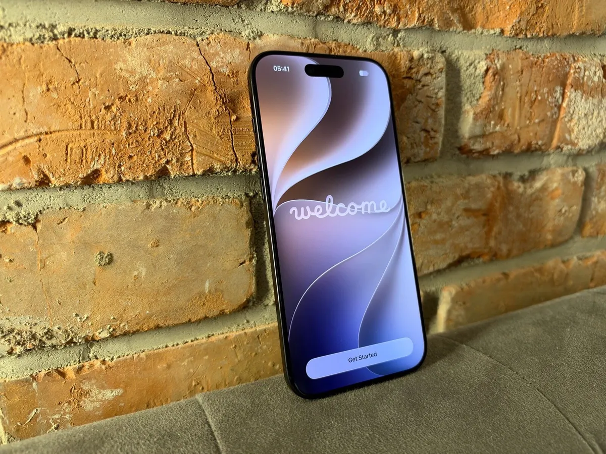 iPhone Air (Unlocked to All Networks) - Image 1
