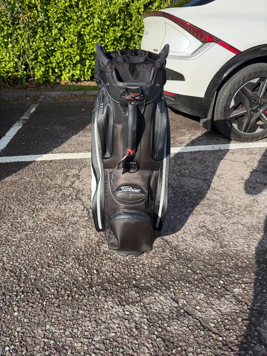 Titleist Jet Black Premium StaDry Cart Bag - Image 2