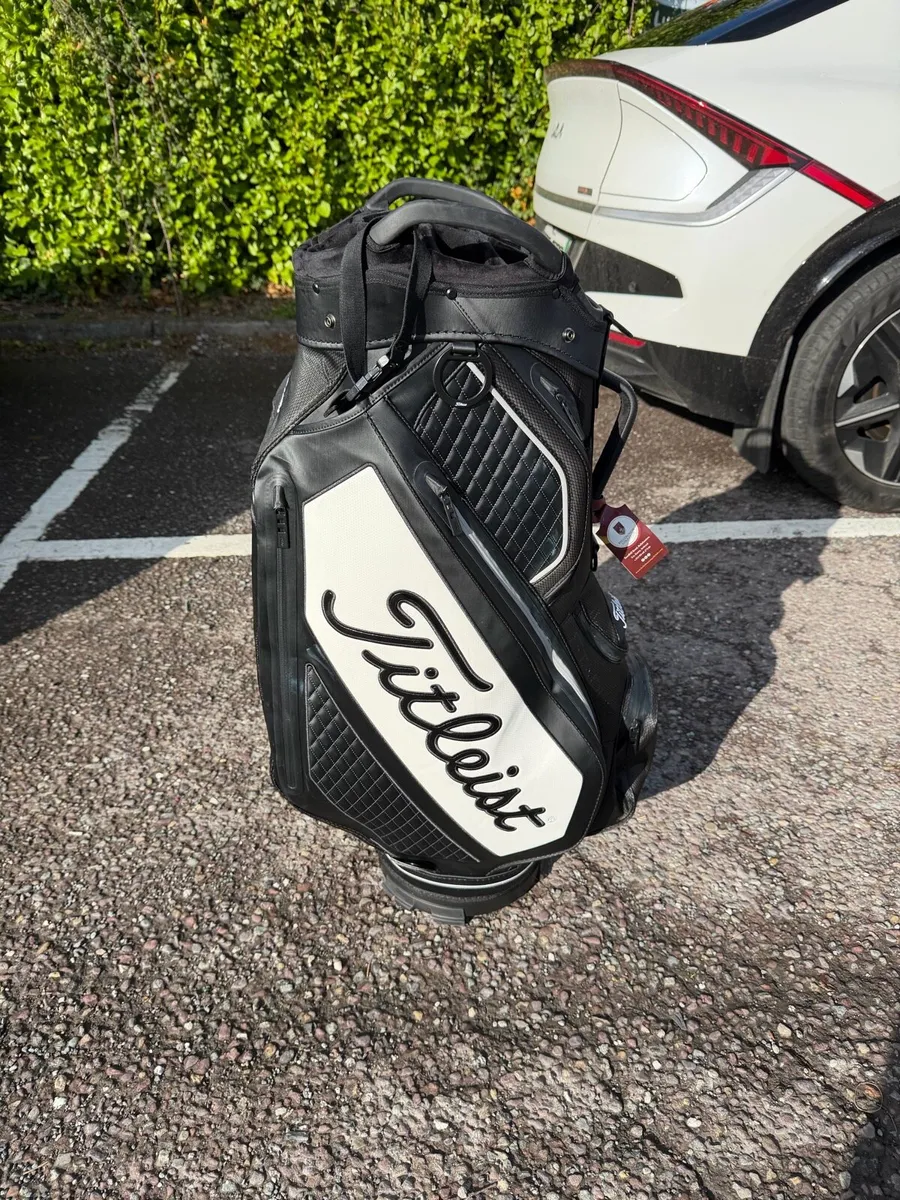 Titleist Jet Black Premium StaDry Cart Bag - Image 3