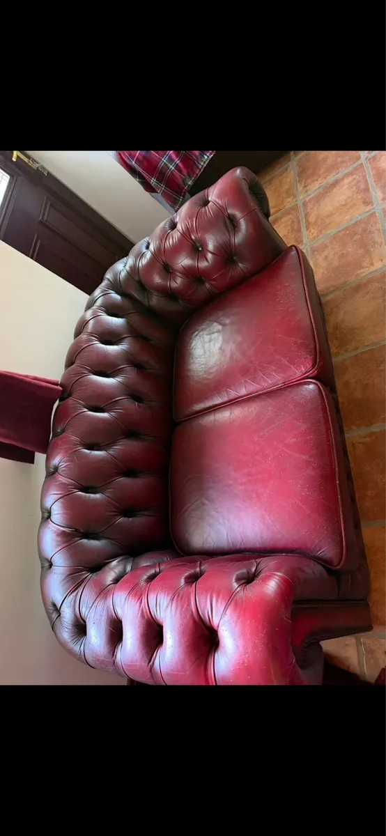 Classic Oxblood Leather Chesterfield 2-Seater Sofa - Image 2