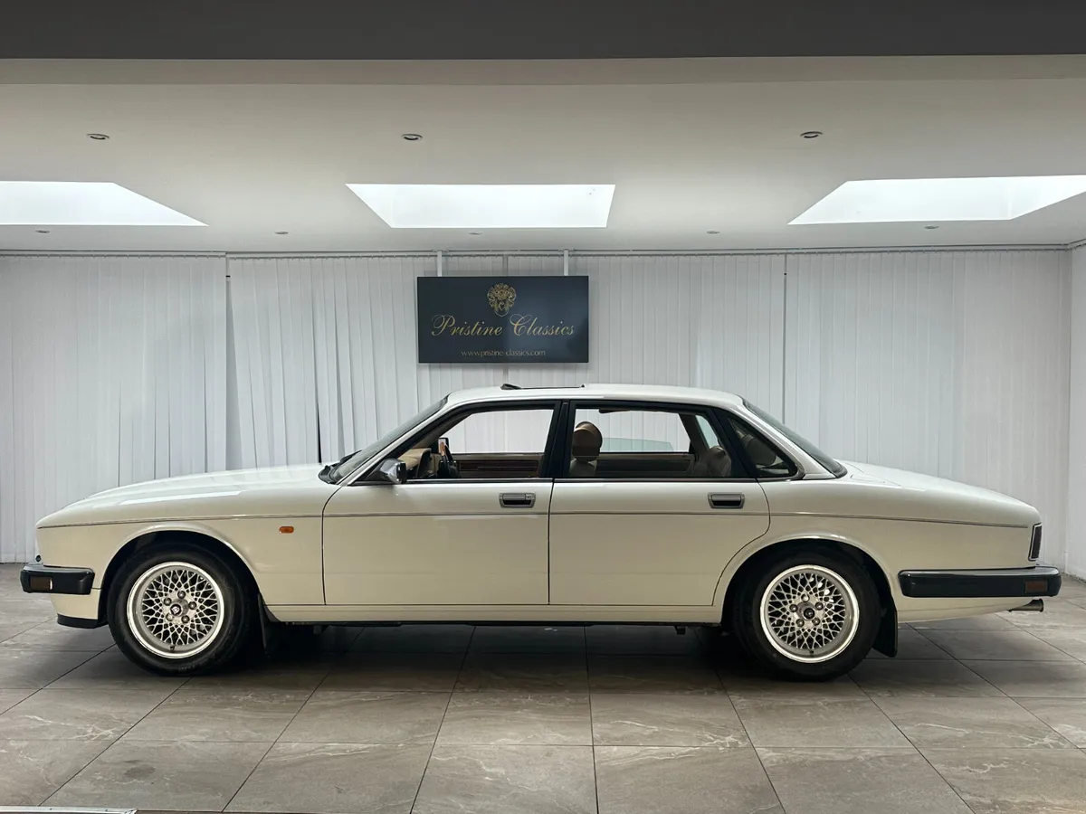 1994 Jaguar XJ81 6.0L V12 – Low Milage and rare - Image 1
