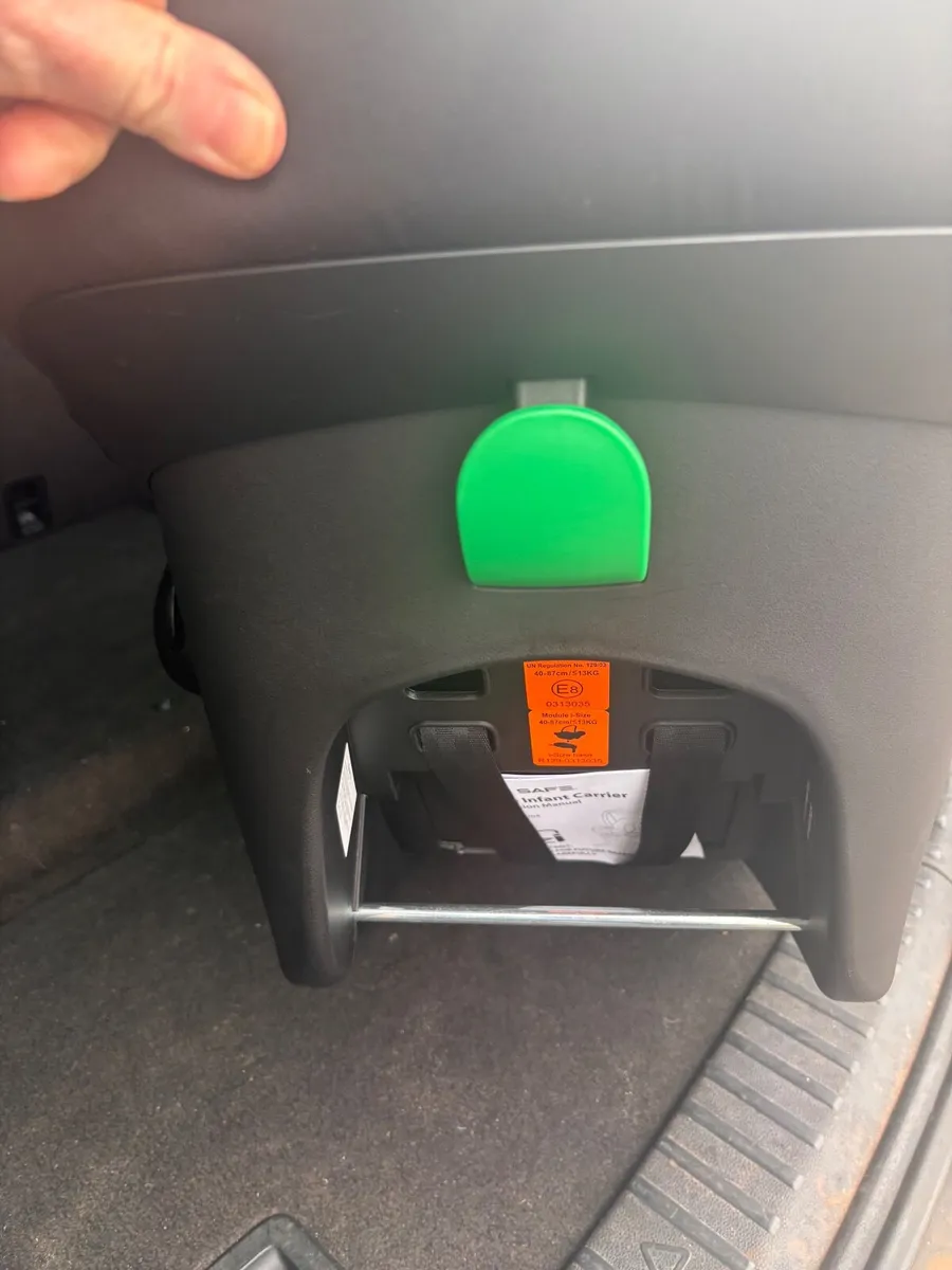 Baby car seat - Image 1