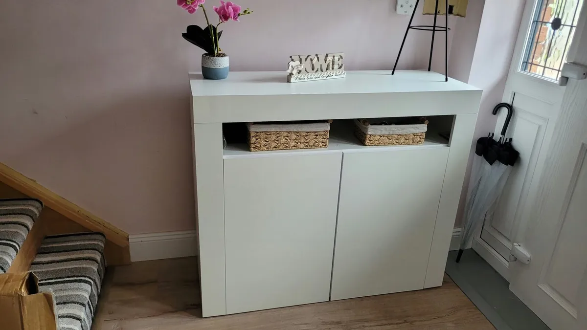Hall unit - Image 1
