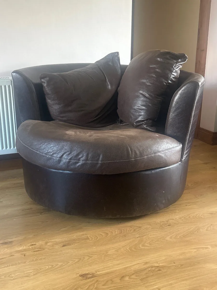 Couch - Image 1