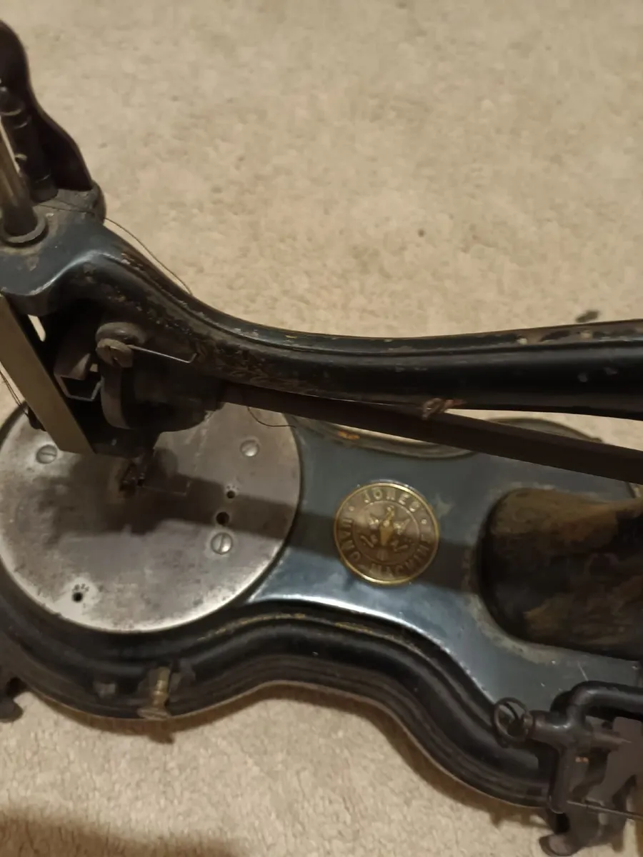 Sewing machine - Image 3