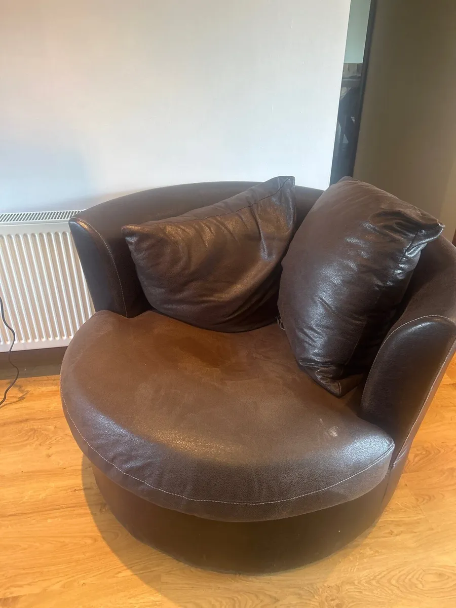 Couch - Image 3