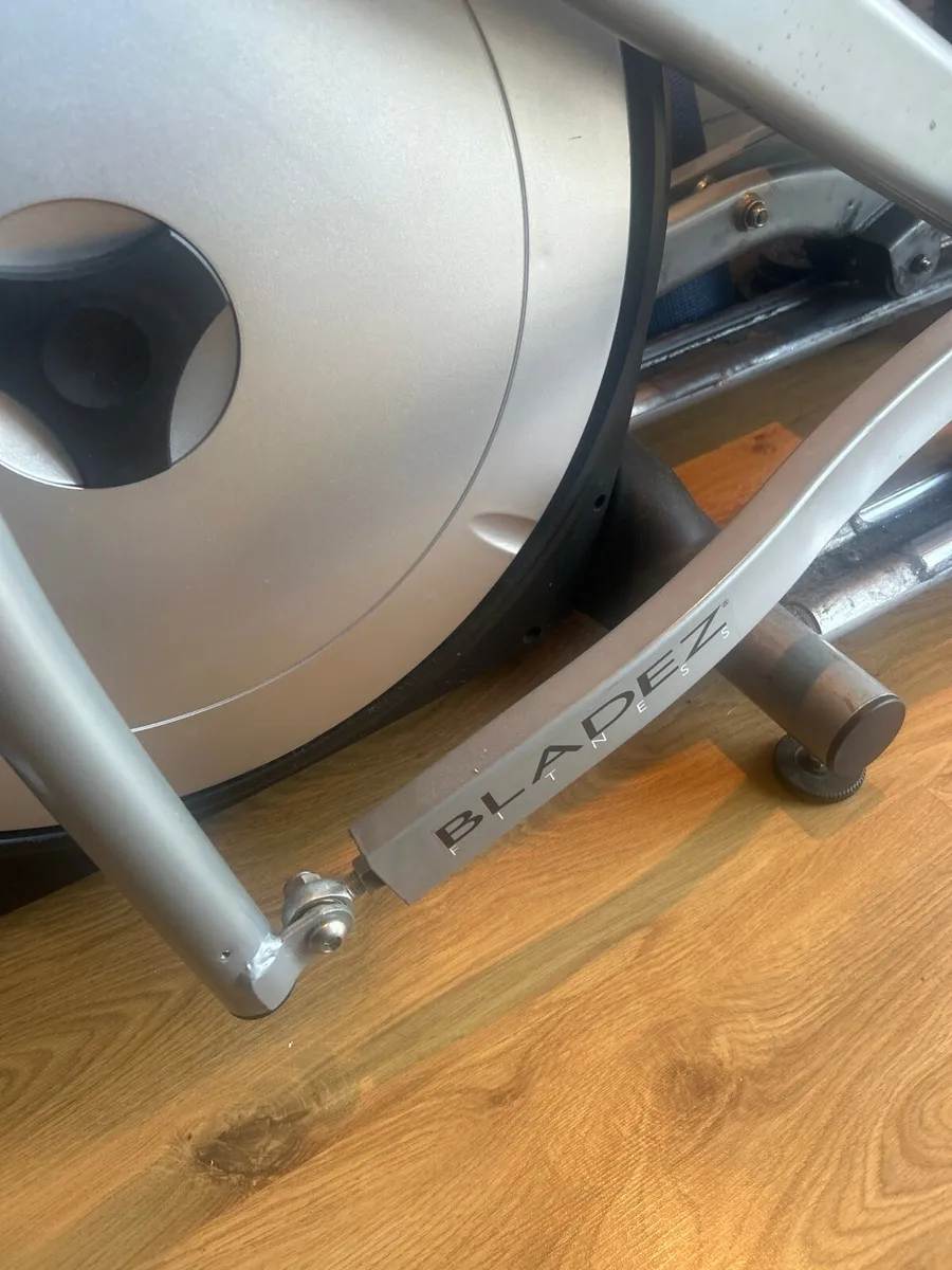 Cross  trainer - Image 4