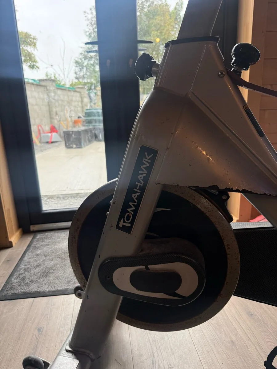 Tomahawk S Series Spinning Bike - Image 2