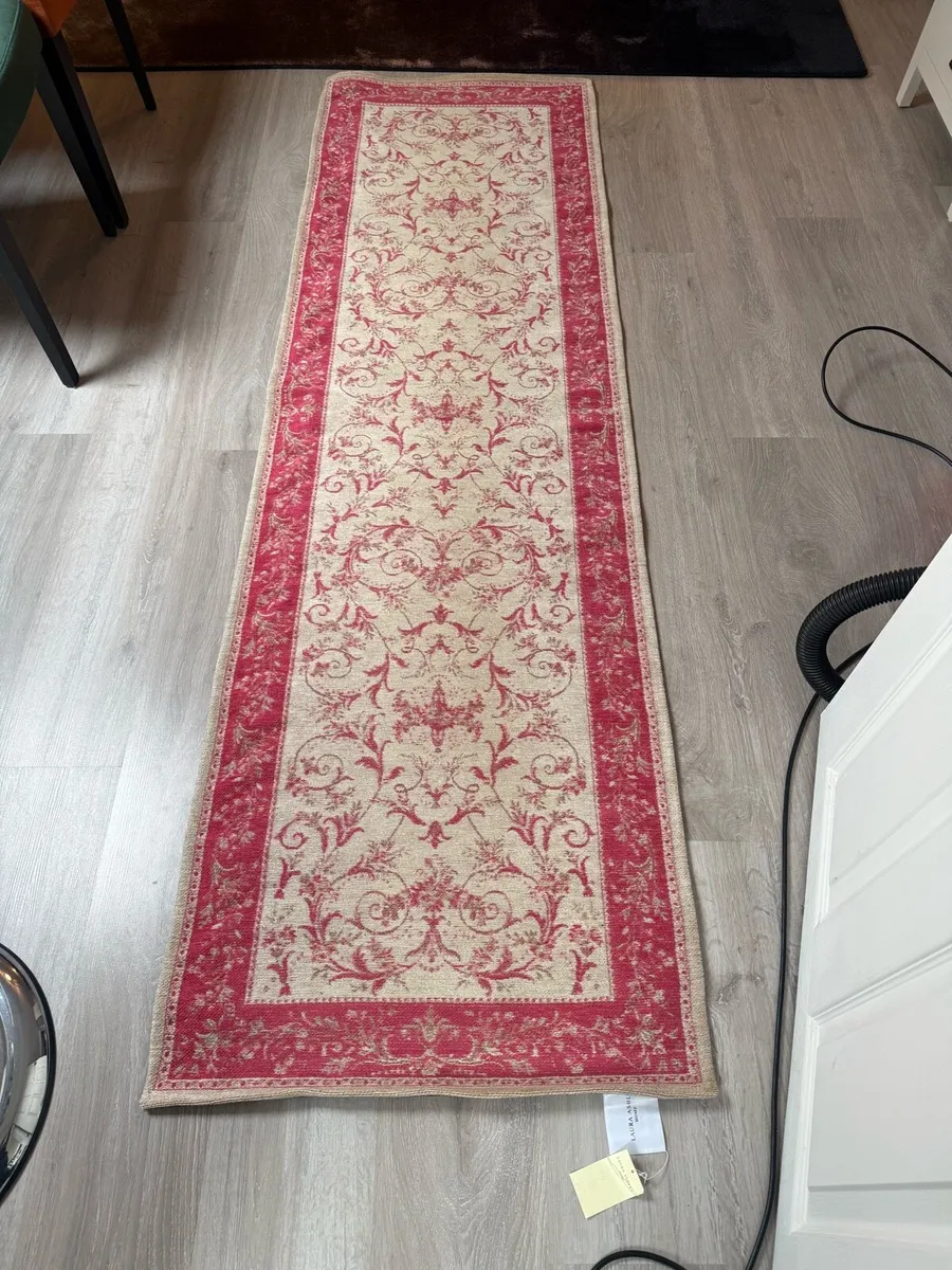 Laura Ashley rug - Image 1