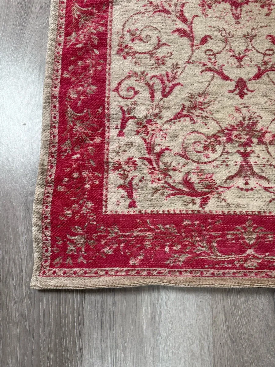Laura Ashley rug - Image 4
