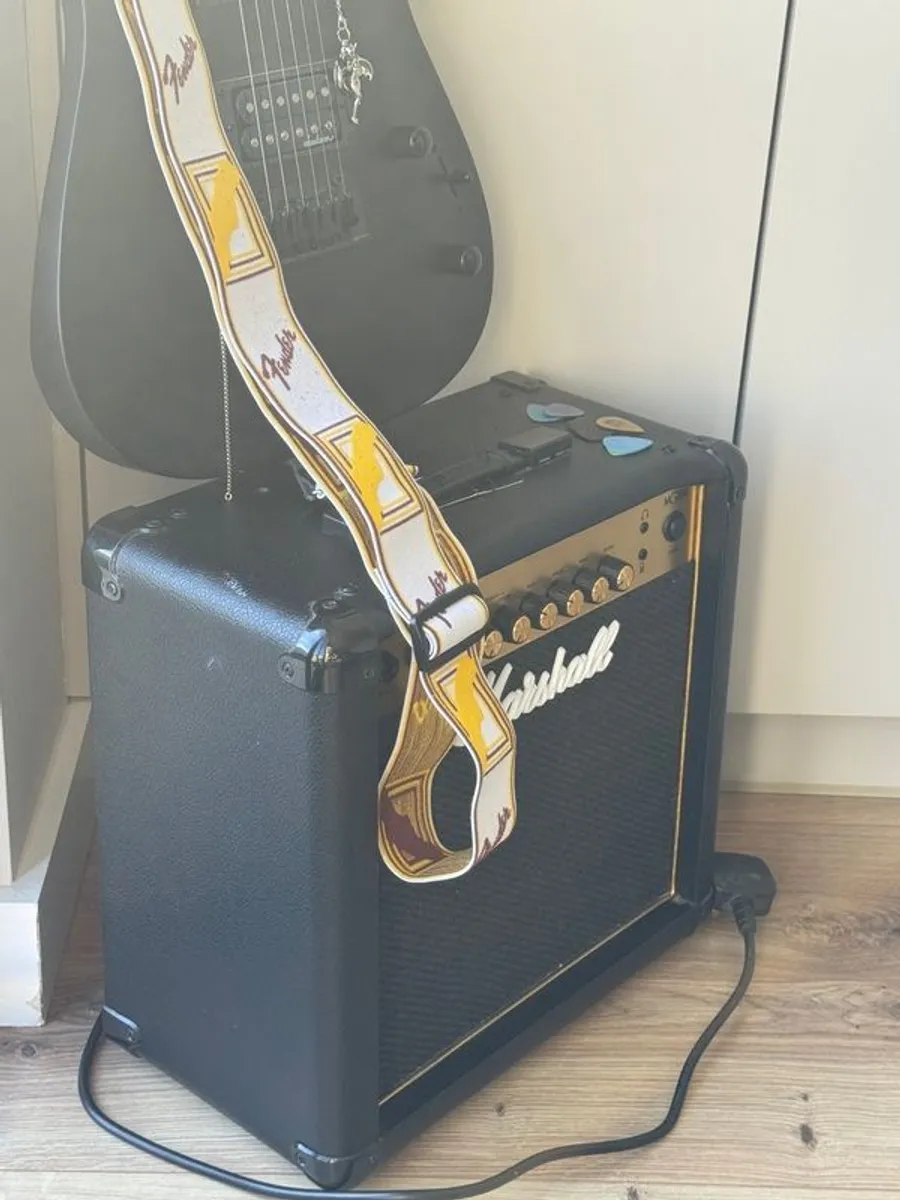 Guitar - Image 4
