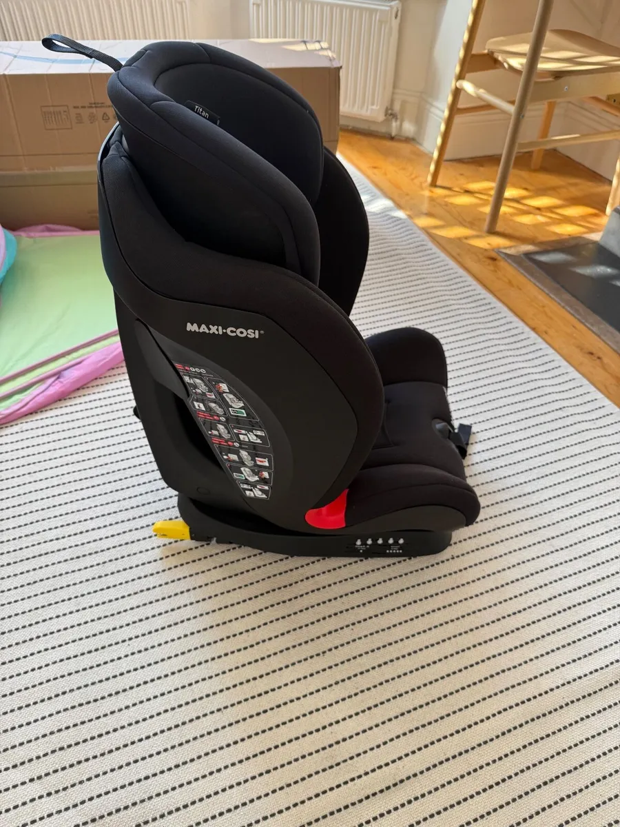 Maxi Cosi car seat - Image 2