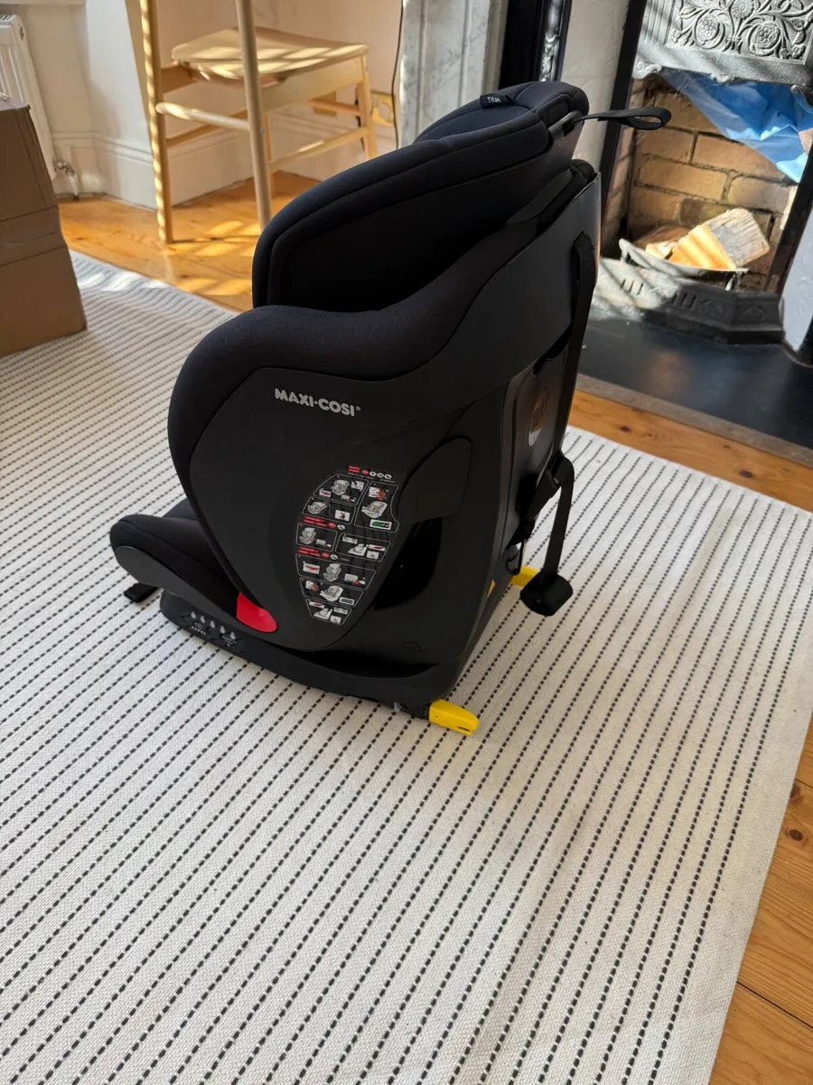 Maxi Cosi car seat - Image 3