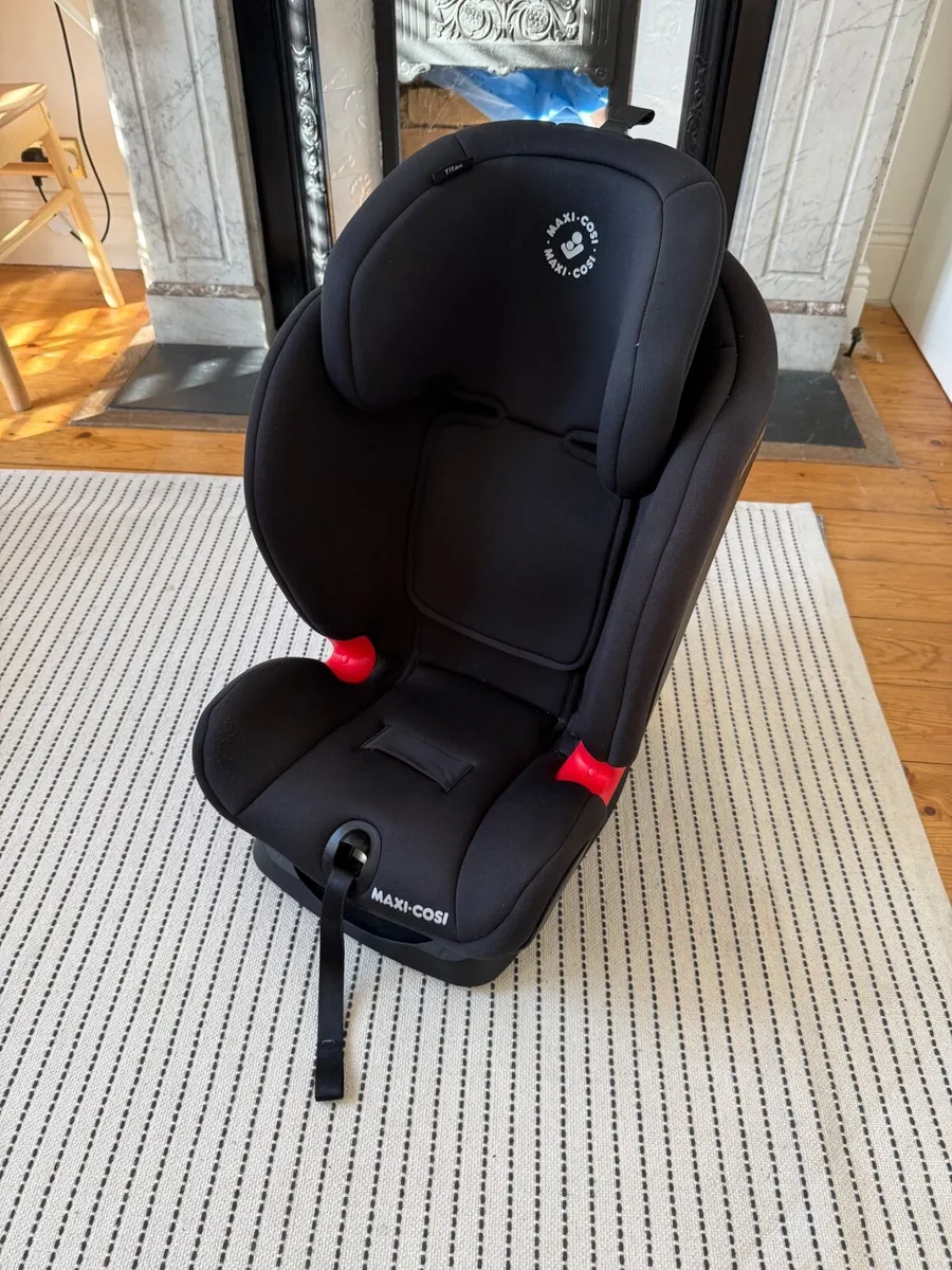 Maxi Cosi car seat - Image 1